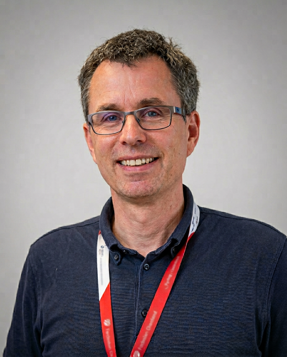 Mr Péter Vasas